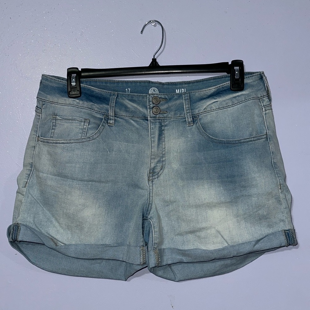 So MIDI Lightwash Jean Shorts